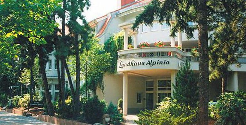 Landhaus Alpinia Hotel Berlin Exterior photo